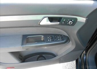 Volkswagen Touran 1,4 TSI 103 kW Serviiska benzín - 19