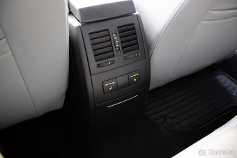 Škoda Octavia 1.8 TSI L K DSG - 19