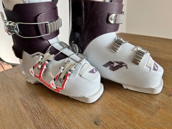 Dětské lyže Salomon + hůlky + lyžařské boty - 19