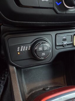 Jeep Renegade 2018 4x4 Automat - 19