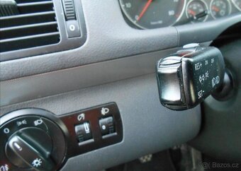 Volkswagen Touran 1,4 TSI 103 kW Serviska benzín - 19