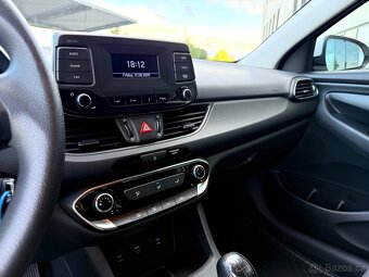 Hyundai i30 1.5 dpi 80 kw / 2022 / kombi - 19