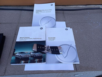 Volkswagen Passat 2.0Tdi Highline+Dsg+ČR+112000km TOP STAV - 19