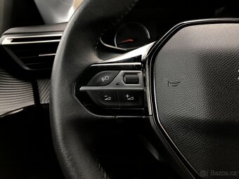 PEUGEOT 208 1.2 PureTech ALLURE - 19