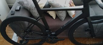 silniční karbonové kolo s elektronickým  radením - 19