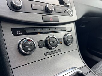 VW Passat B7 2.0TDI 103KW Manuál,Navi,TAŽNÉ,Alu R16,Nová STK - 19