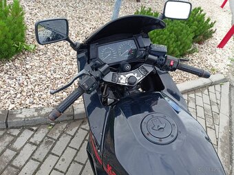Kawasaki gpx 600 - 19