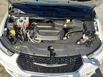 Chrysler Pacifica 3,6L,r.v.2022, kůže,7mít,TopStav,39.000 km - 19