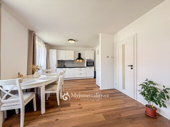 Prodej zerekonstruovaného rodinného domu 4+kk, 620 m2 - Velk - 19