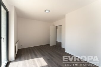 Novostavba 6+kk 230 m² s Chytrou Domácností a Energetickou S - 19