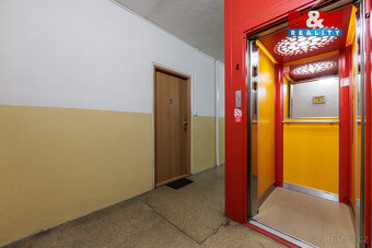 Prodej bytu 3+1, 58 m², Nová Role, ul. Chodovská - 19