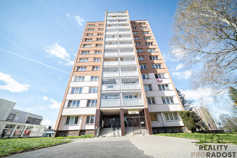 Prodej bytu 3+1 se zasklenou lodžií v OV na adrese Podroužko - 19