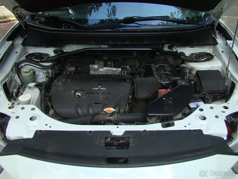 Mitsubishi Outlander 2.0i MIVEC - 19