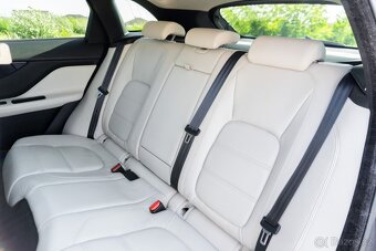 Jaguar F-Pace 2.0 I4 Prestige AWD A/T - 19