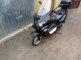 Yamaha x max 125 011,09,majesty 125,Jonway js 125 - 19