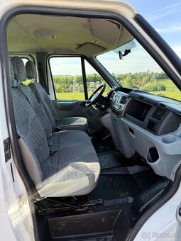 FORD TRANSIT VALNÍK 6 MÍST 2.2 85Kw - 19