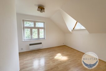 Prodej rodinného domu 200 m², pozemky 841 m² - 19