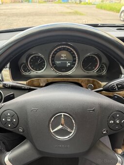 Mercedes w 212 E350d 2010 - 19