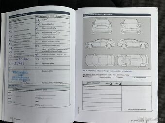 VW GOLF SPORTSVAN 1,6 TDI -- MÁLO KM -- PŮVOD ČR - 19