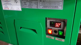 Přístěnná chladící vitrína Juka Martini 130 ( stav jako nová - 19