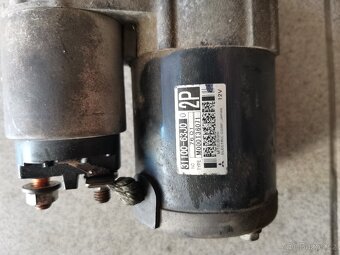 Startér + díly z motoru Suzuki-Subaru - 19