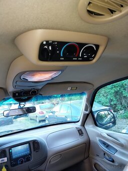 Ford expedition 5,4 V8 edice Eddie Brauer - 19