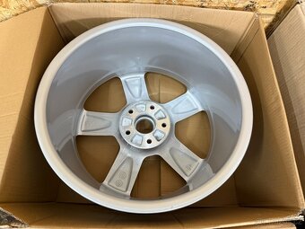ORIGINÁL ALU KOLA AUDI Q7 4L 4L0601025H 5x130 ET60 9Jx20H2 - 19
