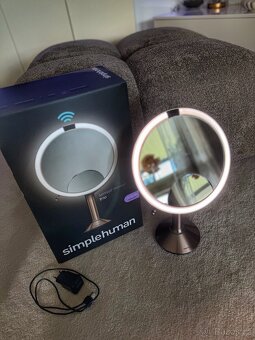 Luxusní, kosmetické zrcadlo s led SIMPLEHUMAN - 19