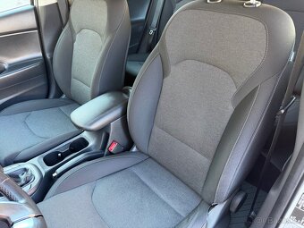 Hyundai i30 com. 1.6CRDi 85kW STYLE ZÁRUKA - 19