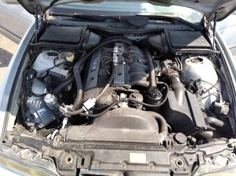 BMW 523i BA+LPG 6ti válec. - 19