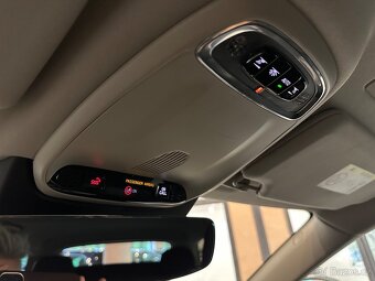 VOLVO V90 D4 AWD 2.0 140KW CROSS COUNTRY 9/2018 MOMENTUM - 19