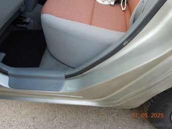 Mazda 3 sedan benzín 1.6 77kW platná STK - 19