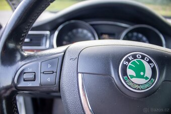 Škoda Superb Combi -125 kw Elegance 4X4 /AJ NA SPLÁTKY/ - 19