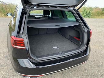 VW Passat B8 2.0 TDI 110 kW/DSG/R-Line/FULL LED/12.2021 - 19