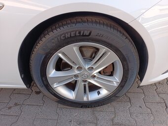 Opel Insignia Sports Tourer 2.0CDTI 125kW HUD Dynamic LED - 19