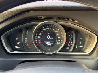 Volvo V40 Cross Country / T4 132 kW / automat / 4x4 - 19