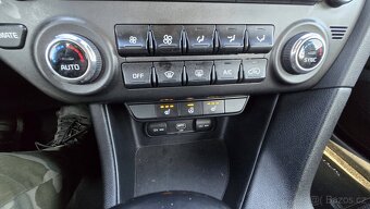 KIA SPORTAGE 1.6CRDi VISION 4WD 1MAJITEL   ODP. DPH - 19