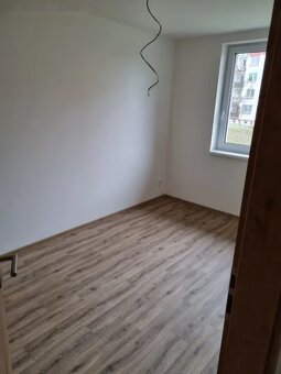 Pronájem dvoupodlažního řadového domu 4kk, 129m2 - 19