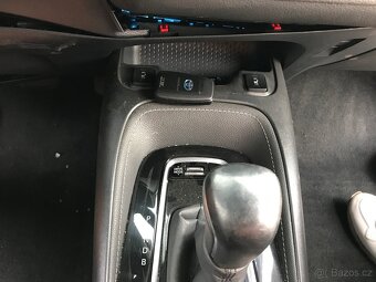 Toyota Corolla Hybrid 1.8i r.v.2021 Comfort Tech 51 tkm ČR - 19