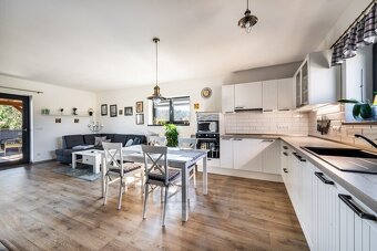Prodej novostavby rodinného domu, 121 m², pozemek 801 m², Mi - 19