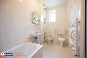 Pronájem prostorného bytu 2+1 s jídelnou a balkonem, 82 m²,  - 19