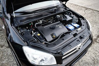 Toyota RAV4 2.2D 4x4 Top stav - 19