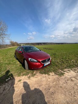 Volvo V40 D4 2.0L 140kW momentum - 19