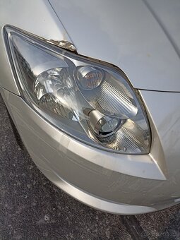Auris. 94000km. Automatická prevodovka - 19