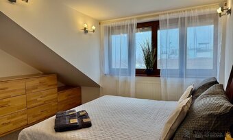 Pronájem zařízeného podkrovního bytu 1+kk (61m²), ul. Gorkéh - 19