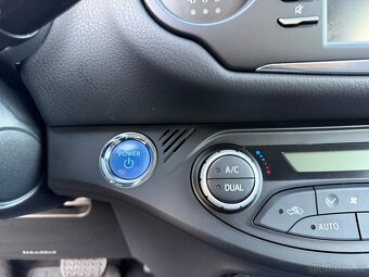 TOYOTA YARIS Y20  1.5i HYBRID AUTOMAT - 19