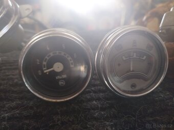 Nové filtry apod.Úklid garáže různé díly na auta - 19