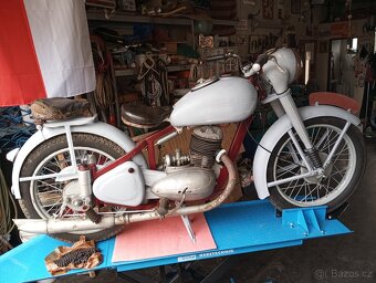 Jawa pérák 250 - 19
