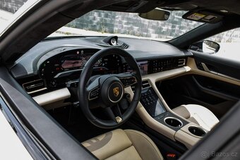 Porsche Taycan TURBO - 19