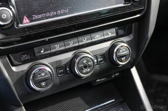Škoda Octavia 2.0 TDI CR DPF RS - 19